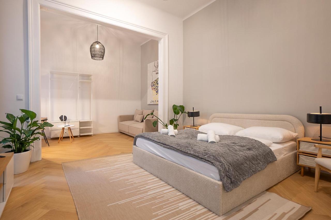 Apartment Spacious 110м2 Flat In The Center Wien